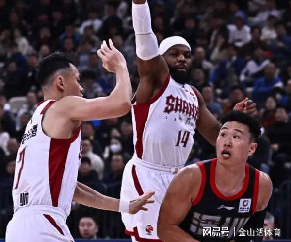 云游戏-真是刺儿头啊!在场上各种斗狠,垃圾时间猛刷分,正负值倒数第1